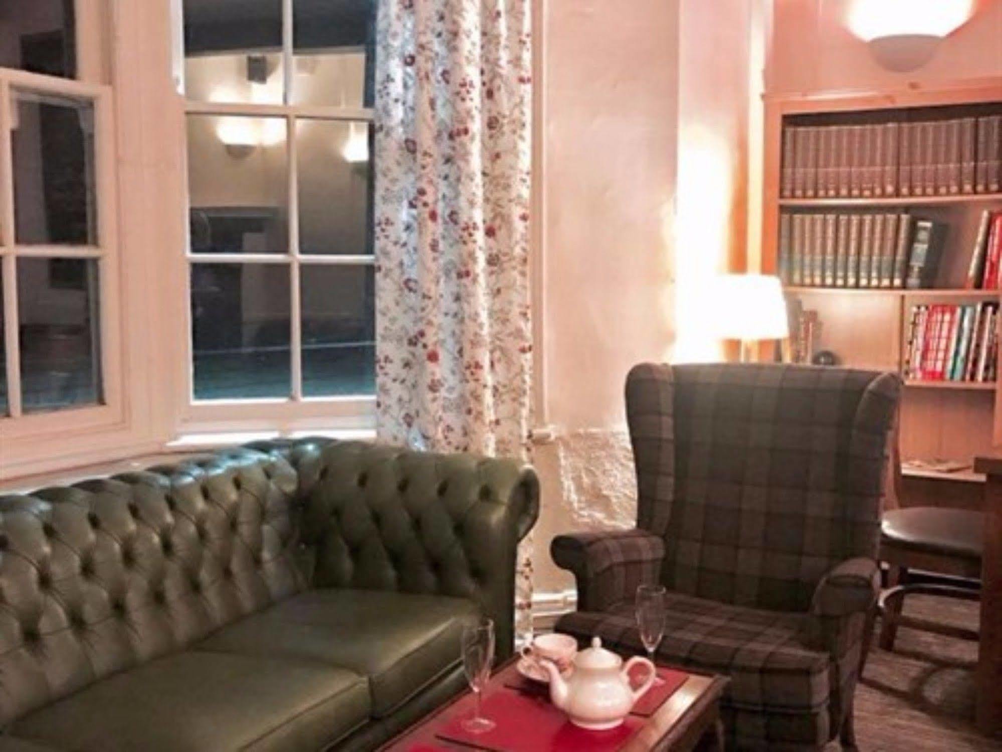 The Halford Hotel Halford  ภายนอก รูปภาพ