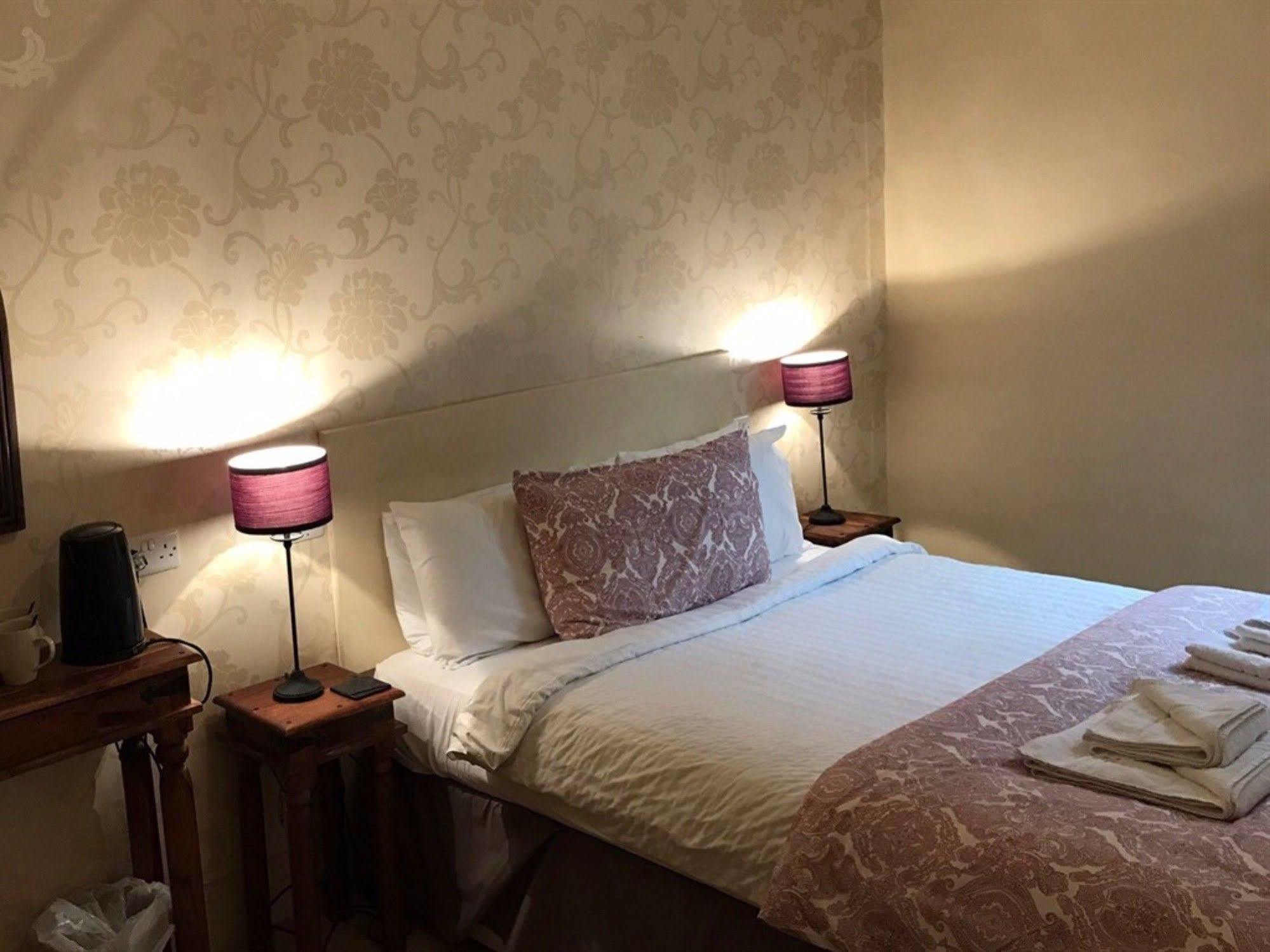 The Halford Hotel Halford  ภายนอก รูปภาพ